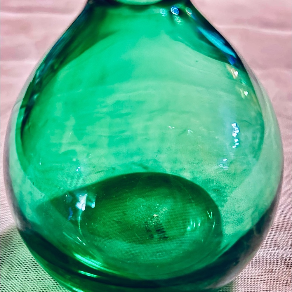 Elegant Green Glass Art Vase
